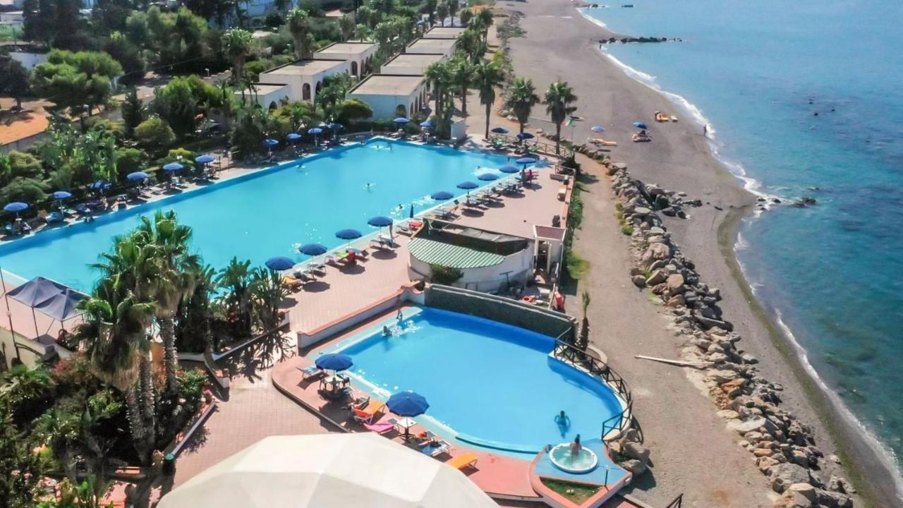 Hotel Club La Playa Патти Экстерьер фото