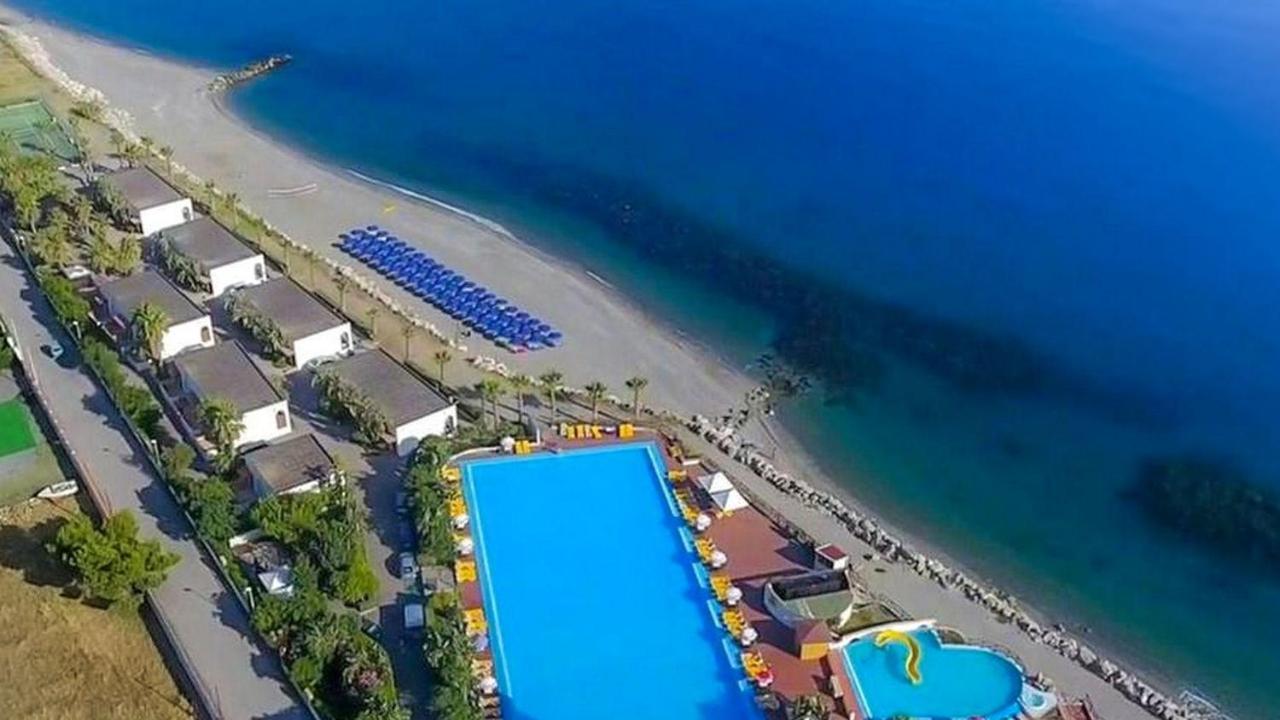 Hotel Club La Playa Патти Экстерьер фото