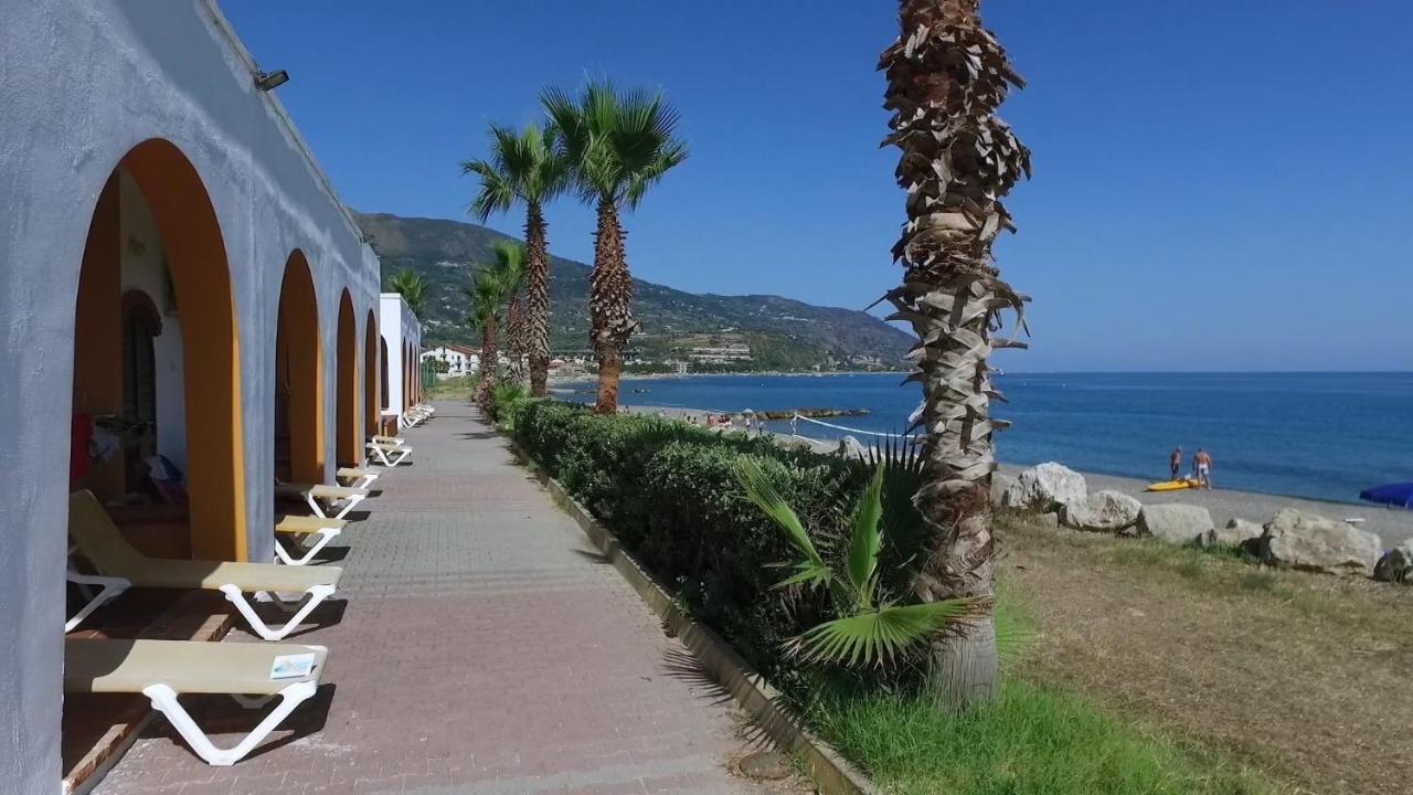 Hotel Club La Playa Патти Экстерьер фото